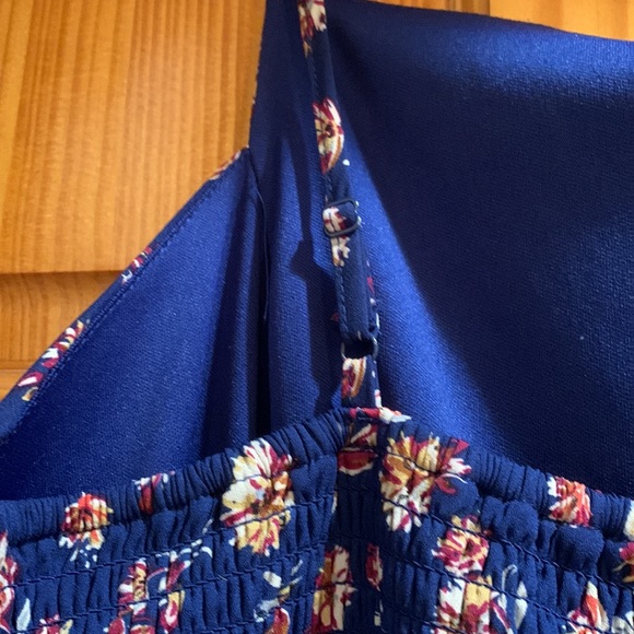 Xhilaration blue floral romper - Picture 6 of 8